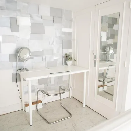 Black&white Luminous Design Latin Quarter * Париж