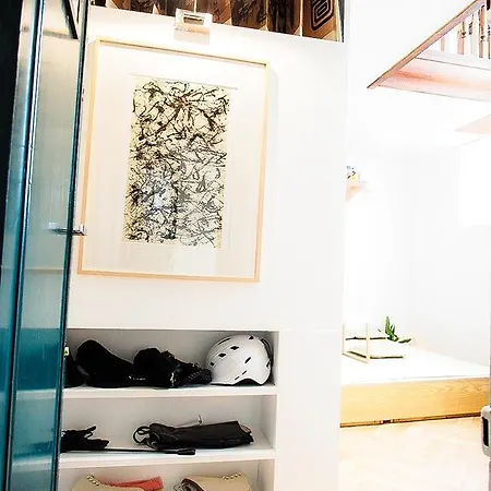 Апартаменты Black&white Luminous Design Latin Quarter